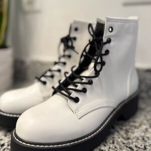 Madden Girl Stylish White Lace-Up Boots
